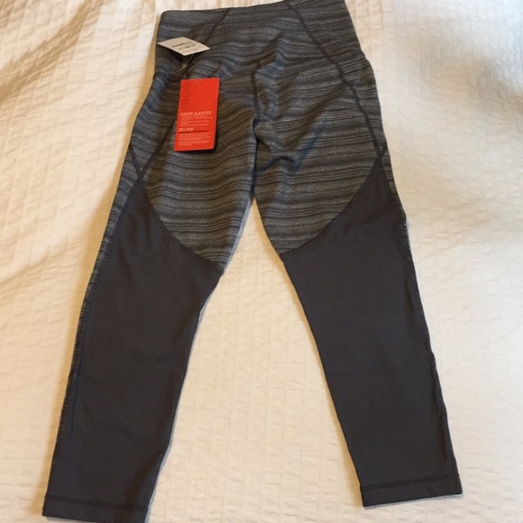 NWT Zella high waist mesh crop leggings - Picture 3 of 4
